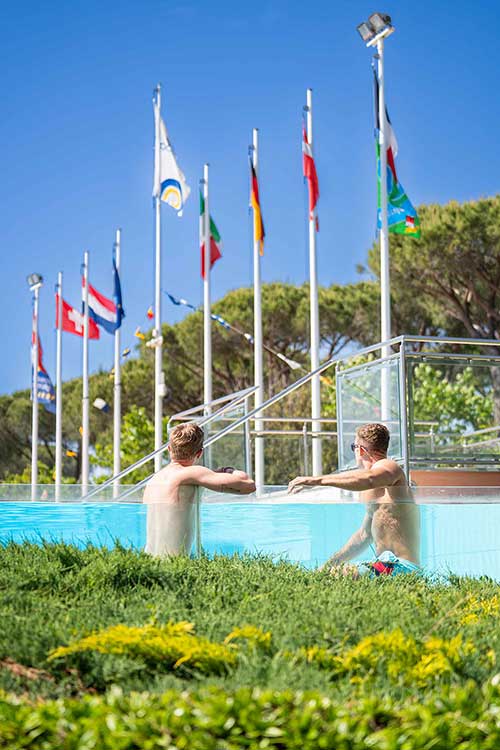 Relax nelle piscine del Pappasole Camping Village
