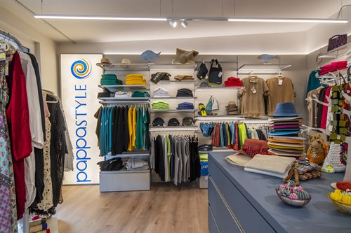 Interno della Boutique del Pappasole Camping Village